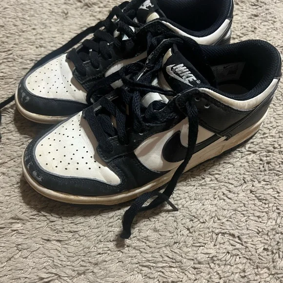 Nike Panda Dunks - Picture 4 of 6